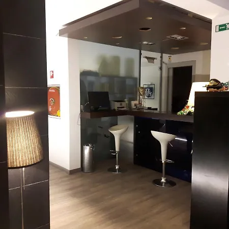 ロベルタ ホテル 3*