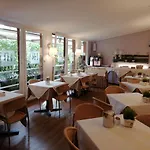 罗伯塔酒店 酒店