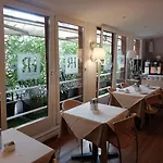 罗伯塔酒店 3* 梅斯特雷