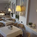 罗伯塔酒店 3* 梅斯特雷
