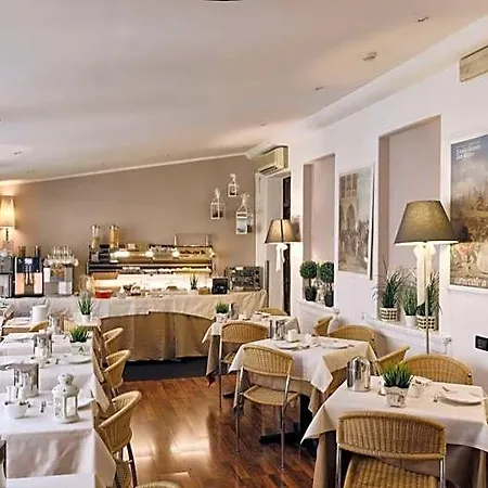 Roberta Hotel 3*