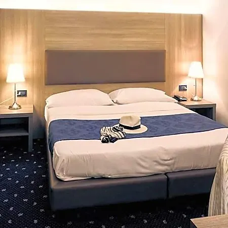 Roberta Hotel 3*