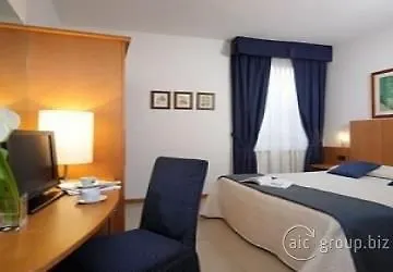 Roberta Hotel 3*